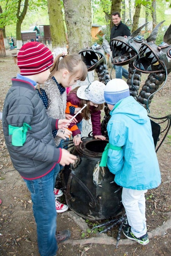 У Луцькому зоопарку дітлахи знайшли загублене яйце. ФОТО