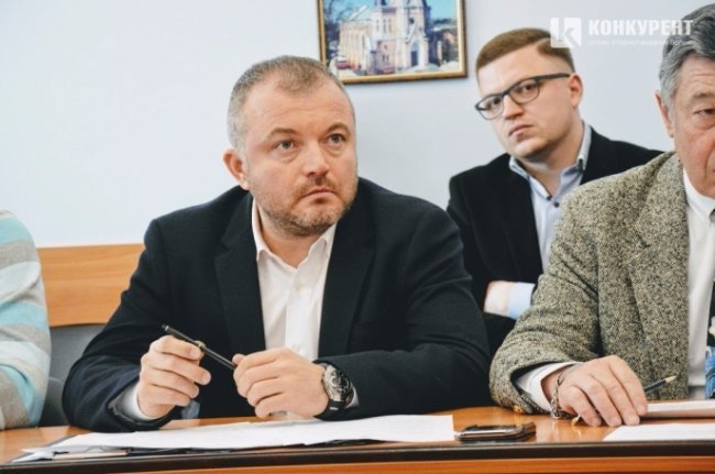 Луцькі депутати хочуть просити парламент невідкладно призначити позачергові вибори