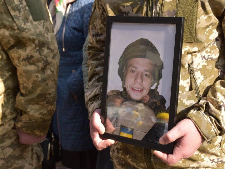 У Луцьку попрощалися із захисником України Максимом Кузнєцовим