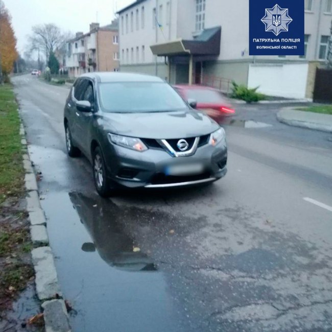 Пропонував патрульним 500 гривень і 100 доларів: у Луцьку зловили п’янючого водія