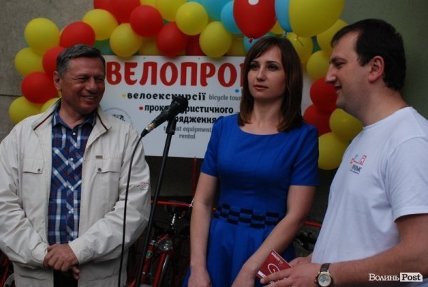 У Луцьку відкрили «туристичний» велопрокат. ФОТО 