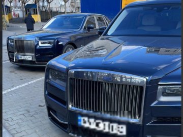 На митниці конфіскували елітні автівки російського високопосадовця