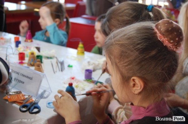 У Луцьку почали готувати подарунки до Великодня. ФОТО