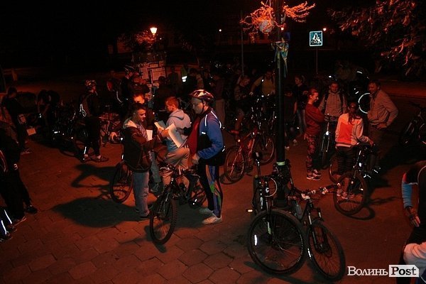 У Луцьку на велоквесті збирали кошти для військових. ФОТО