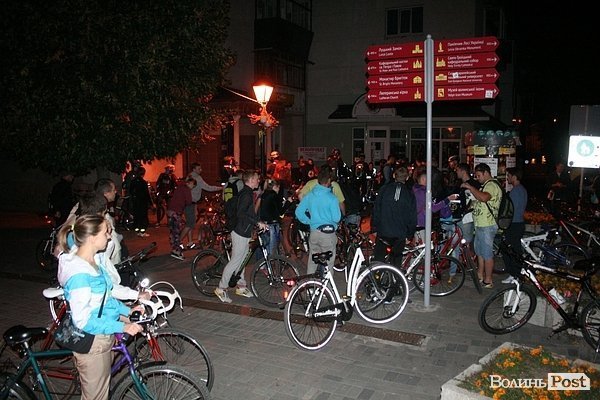 У Луцьку на велоквесті збирали кошти для військових. ФОТО