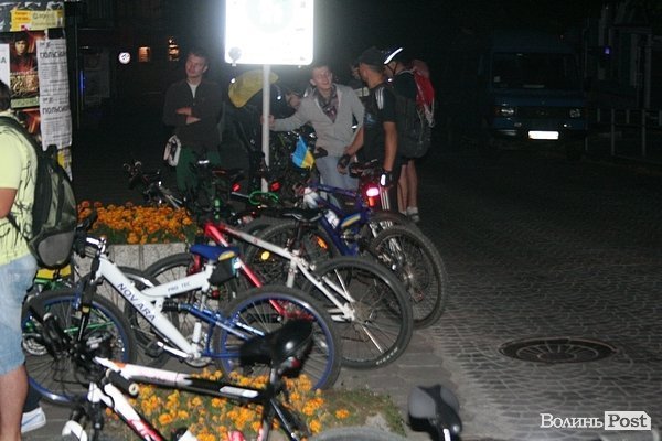 У Луцьку на велоквесті збирали кошти для військових. ФОТО
