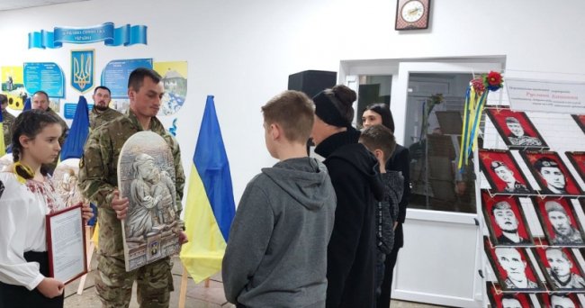 Батькам загиблих Героїв з Волині вручили «Ікони пам'яті». ФОТО