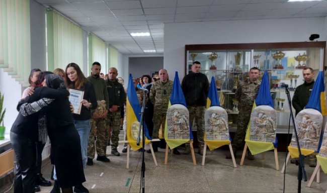 Батькам загиблих Героїв з Волині вручили «Ікони пам'яті». ФОТО