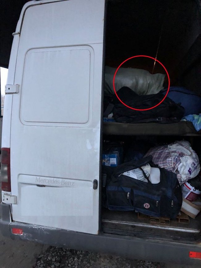 На волинському митному посту в автівці знайшли контрабандний товар. ФОТО