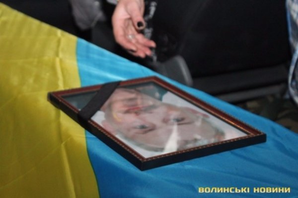 Загиблого Героя Юрія Полозняка зустріли на малій Батьківщині