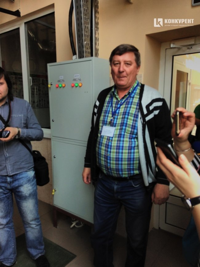 Журналістам влаштували екскурсію на джерело смороду в Луцьку