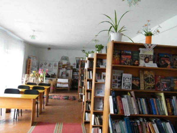 Депутатам влаштували турне клубами Волині. ФОТО