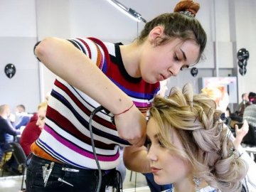 Волинянка – переможець чемпіонату України серед майстрів перукарського мистецтва. ФОТО