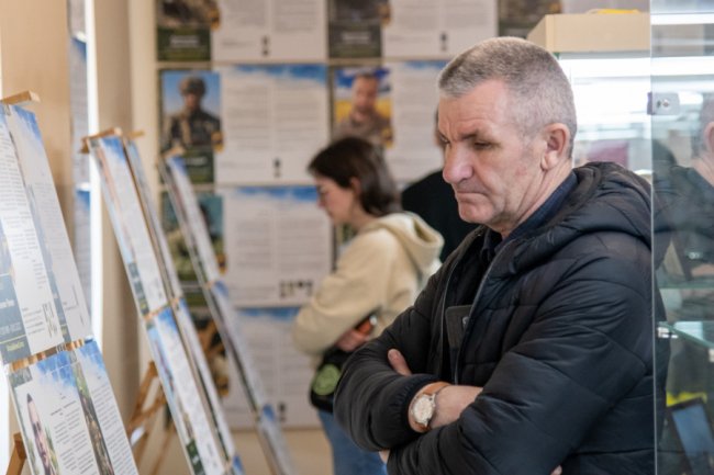 У Луцьку відкрили виставку, присвячену легендарному «Азову»