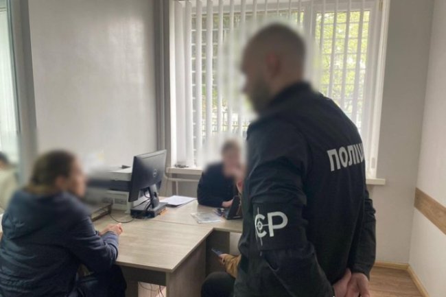 У Луцьку п'ятьом псевдопрацевлаштованим вчителям ліцею №15 скасували бронювання від мобілізації