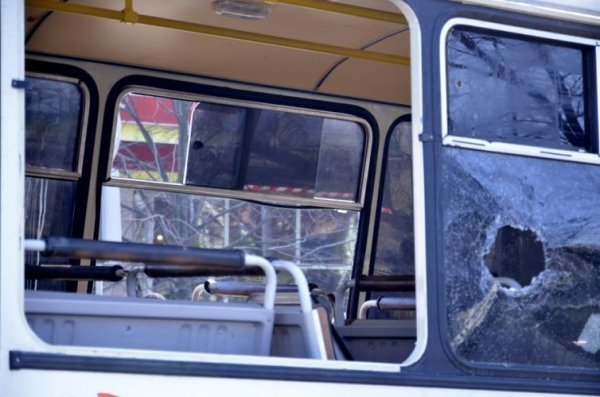 На місце загибелі українця у Донецьку приносять квіти. ФОТО