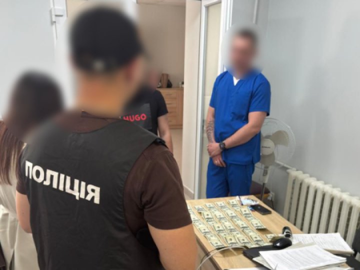 Інвалідність за $2000: працівник волинської лікарні отримав вирок за хабар 