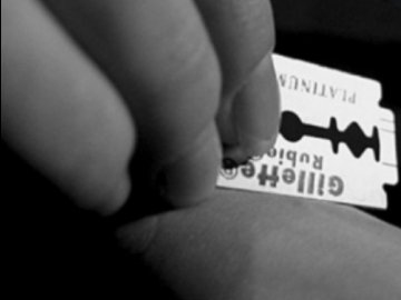 На Волині дівчина намагалися покінчити з життям через хлопця