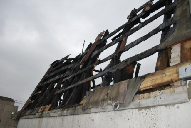 У луцької виховательки вщент згорів куплений в кредит будинок. ФОТО