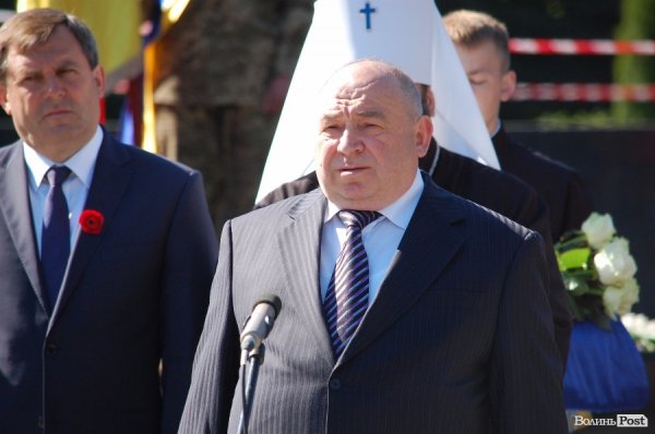 9 травня у Луцьку: квіти, сльози та молитви. ФОТО