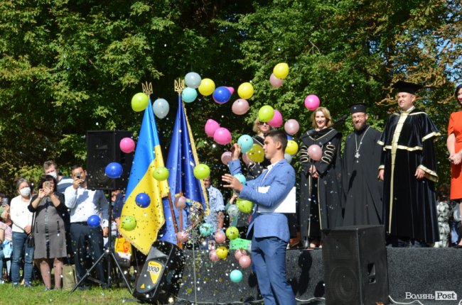  Як у луцькому «політесі» вітали першокурсників. ФОТОРЕПОРТАЖ