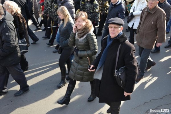  Лучани жалобною ходою та мітингом вшанували пам'ять Небесної сотні. ФОТО