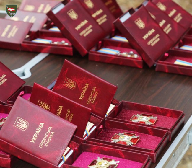 Президент нагородив воїнів волинської бригади орденами «За мужність». ФОТО