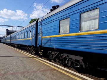Через обвал мосту поїзд «Львів-Чернівці» їздитиме до Луцька