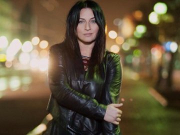 Чиновнику, я зичу тобі до скону дихати лише цим «ароматом», - волинська співачка про сморід у Луцьку