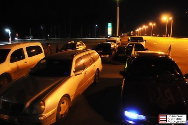 Померлого Героя Романа Луцюка село зустрічало на колінах. ФОТО. ВІДЕО