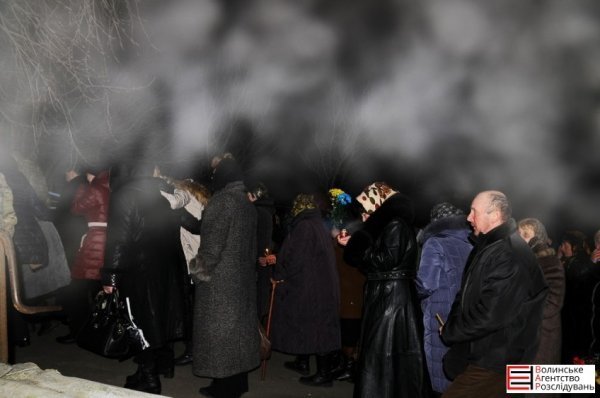 Померлого Героя Романа Луцюка село зустрічало на колінах. ФОТО. ВІДЕО