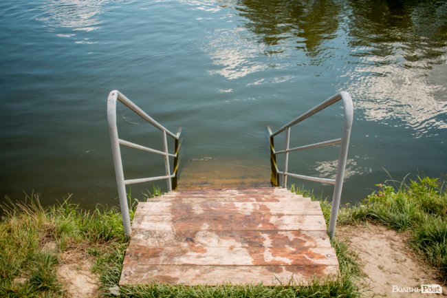 Як лучани рятуються від спеки у Стиру. ФОТО