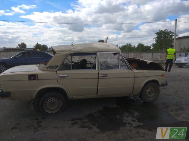 У Луцьку причіп від Mercedes розтрощив ВАЗ з пасажирами. ФОТО. ВІДЕО