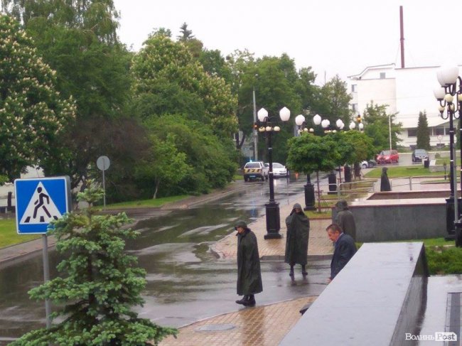 У Волинській облраді поставили металодетектори