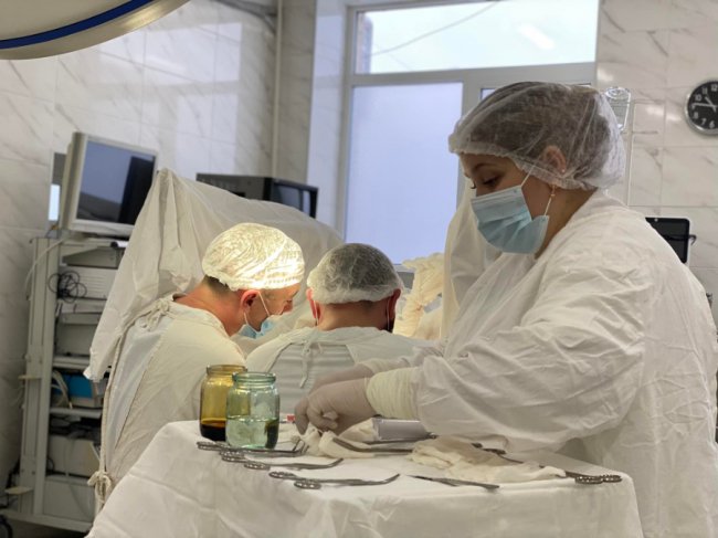 Волинські лікарі-проктологи прооперували одразу 7 пацієнтів. ФОТО