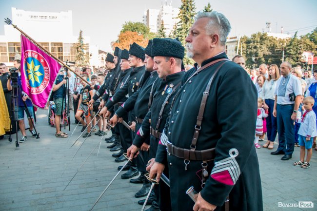 У Луцьку вшанували пам'ять загиблих воїнів АТО. ФОТО