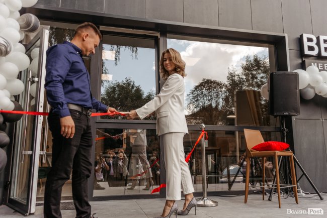 У Луцьку відкрили меблевий шоурум BESELL*