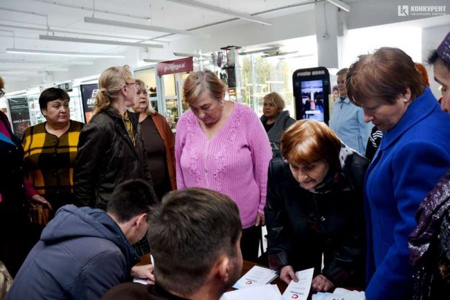 У луцькому «Промені» пенсіонери переглянули український документальний фільм