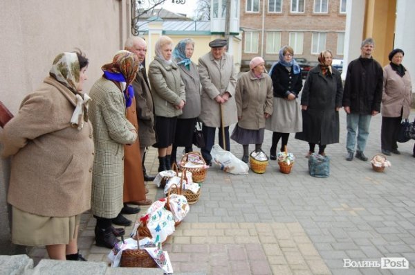У Луцьку почали освячувати паску. ФОТО