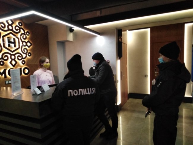 У Луцьку на дотримання протиепідемічних обмежень перевірили популярні заклади: де виявили порушення. ФОТО