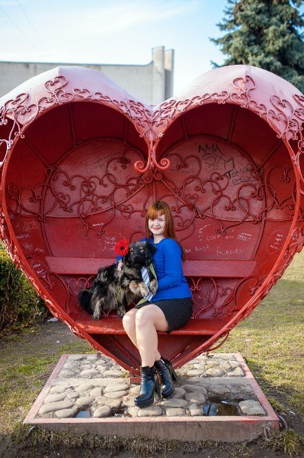 Тетяна Демідова – волонтер КП «Ласка» з собачкою Лахматик