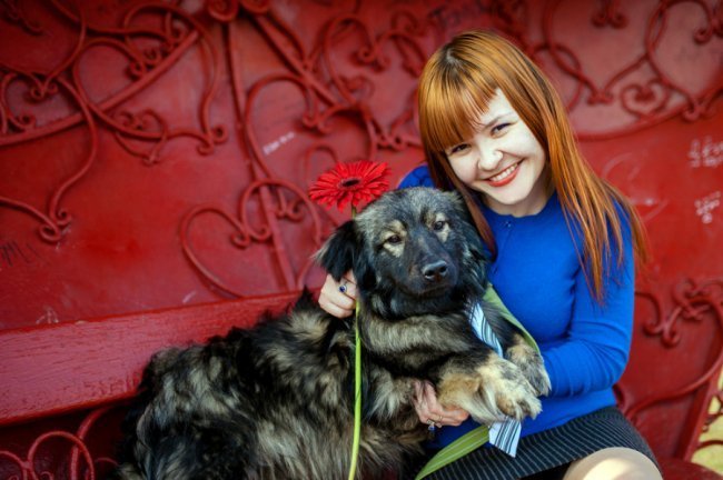 Тетяна Демідова – волонтер КП «Ласка» з собачкою Лахматик