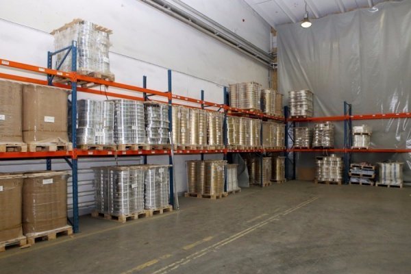 У Польщі ліквідували нелегальні тютюнові фабрики, на яких працювали українці. ФОТО