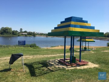 На волинському озері відкрили купальний сезон