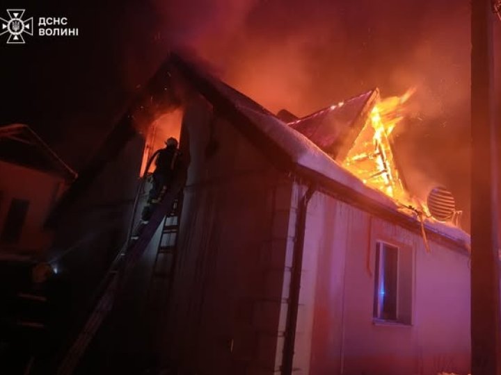 На Волині загорівся житловий будинок