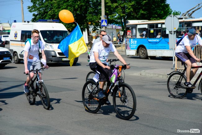 З дітками, собакою та у вишиванках: як лучани провели «Велодень-2019». ФОТО