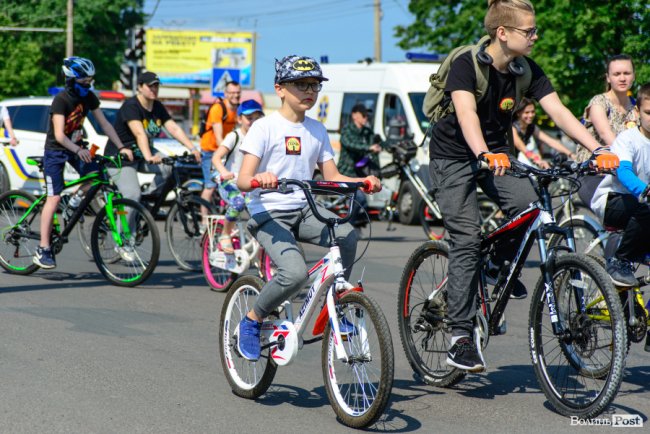 З дітками, собакою та у вишиванках: як лучани провели «Велодень-2019». ФОТО