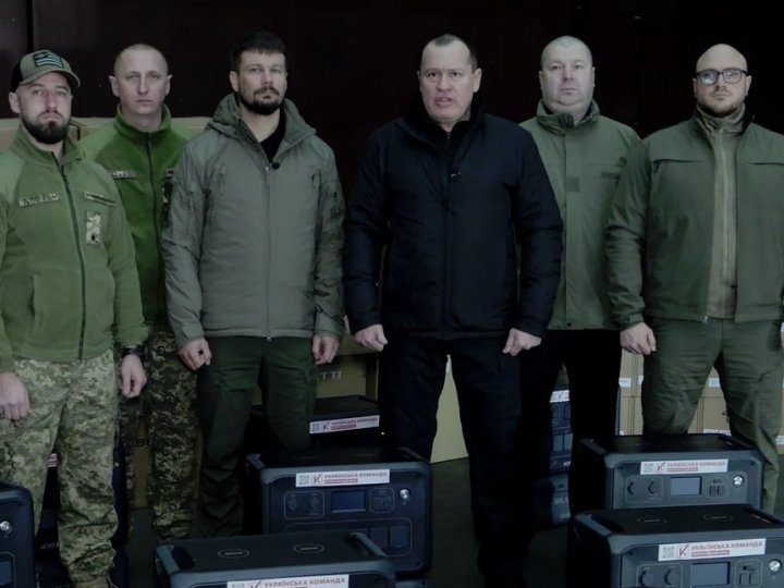 Бійці 117 бригади ТрО отримали зарядні станції та протидронові сіткомети від «Української команди»