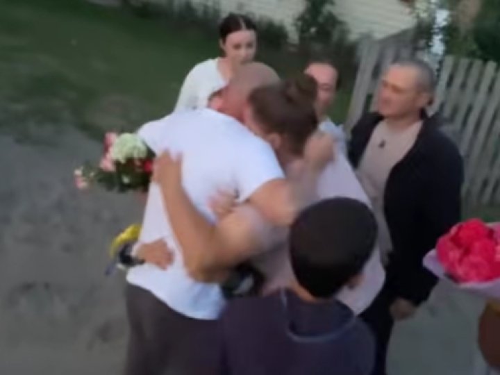 На Волині односельчани проігнорували зустріч воїна, який повернувся з полону. ВІДЕО