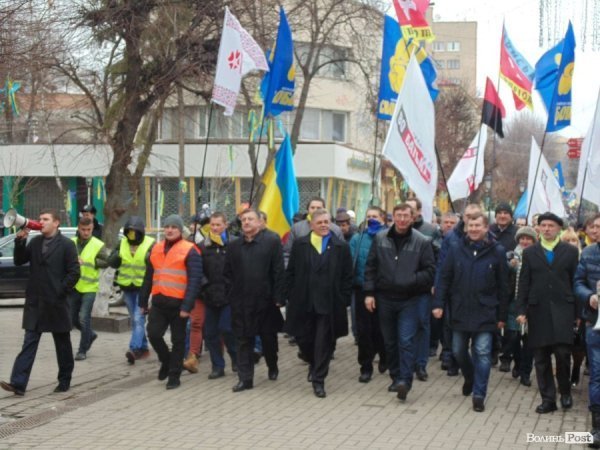 Майдан у Луцьку: Віче і хода на ДПЗ. ФОТО